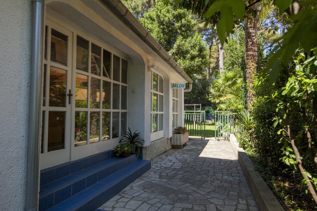Apartments Villa Ban 로비니 외부 사진