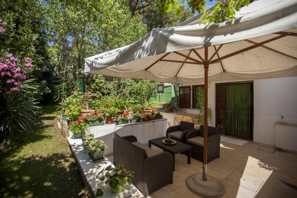 Apartments Villa Ban 로비니 외부 사진