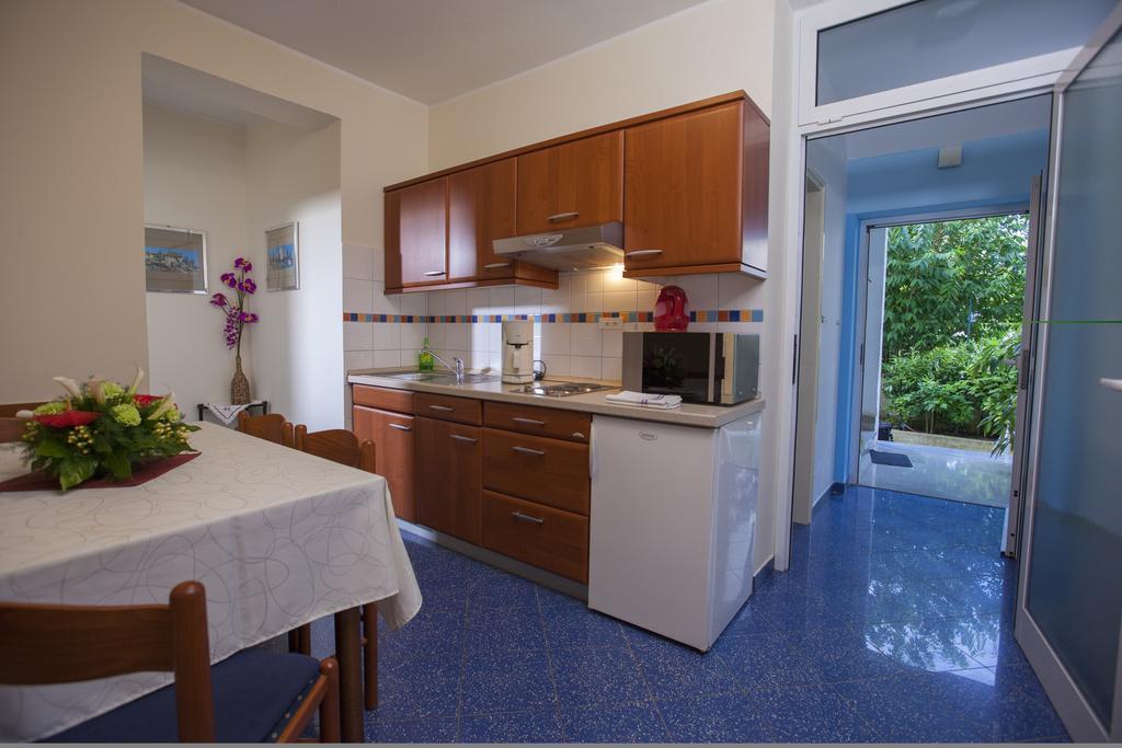 Apartments Villa Ban 로비니 객실 사진