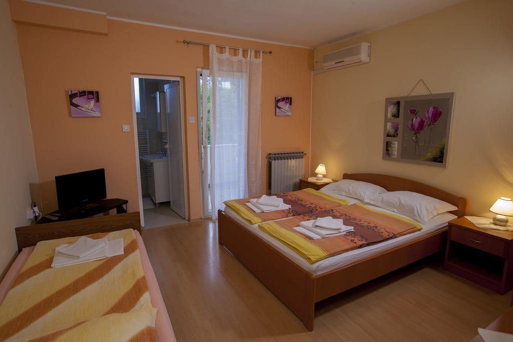 Apartments Villa Ban 로비니 객실 사진