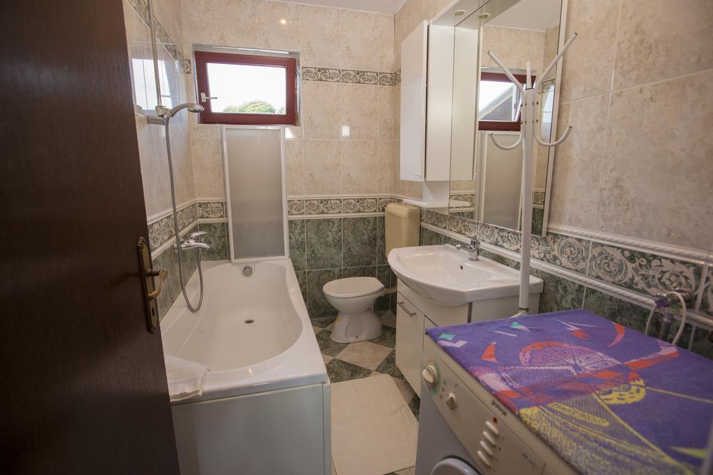 Apartments Villa Ban 로비니 외부 사진