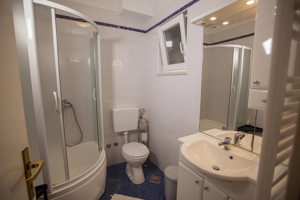 Apartments Villa Ban 로비니 객실 사진
